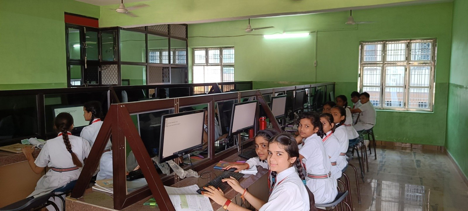 COMPUTER LAB
